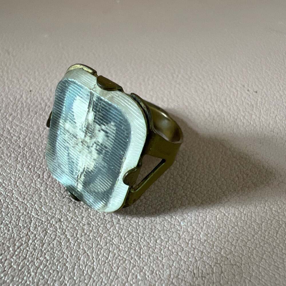 Vintage Adjustable Brass Ring with Rectangular Lenticular Portrait Cabochon - Picture 4 of 6